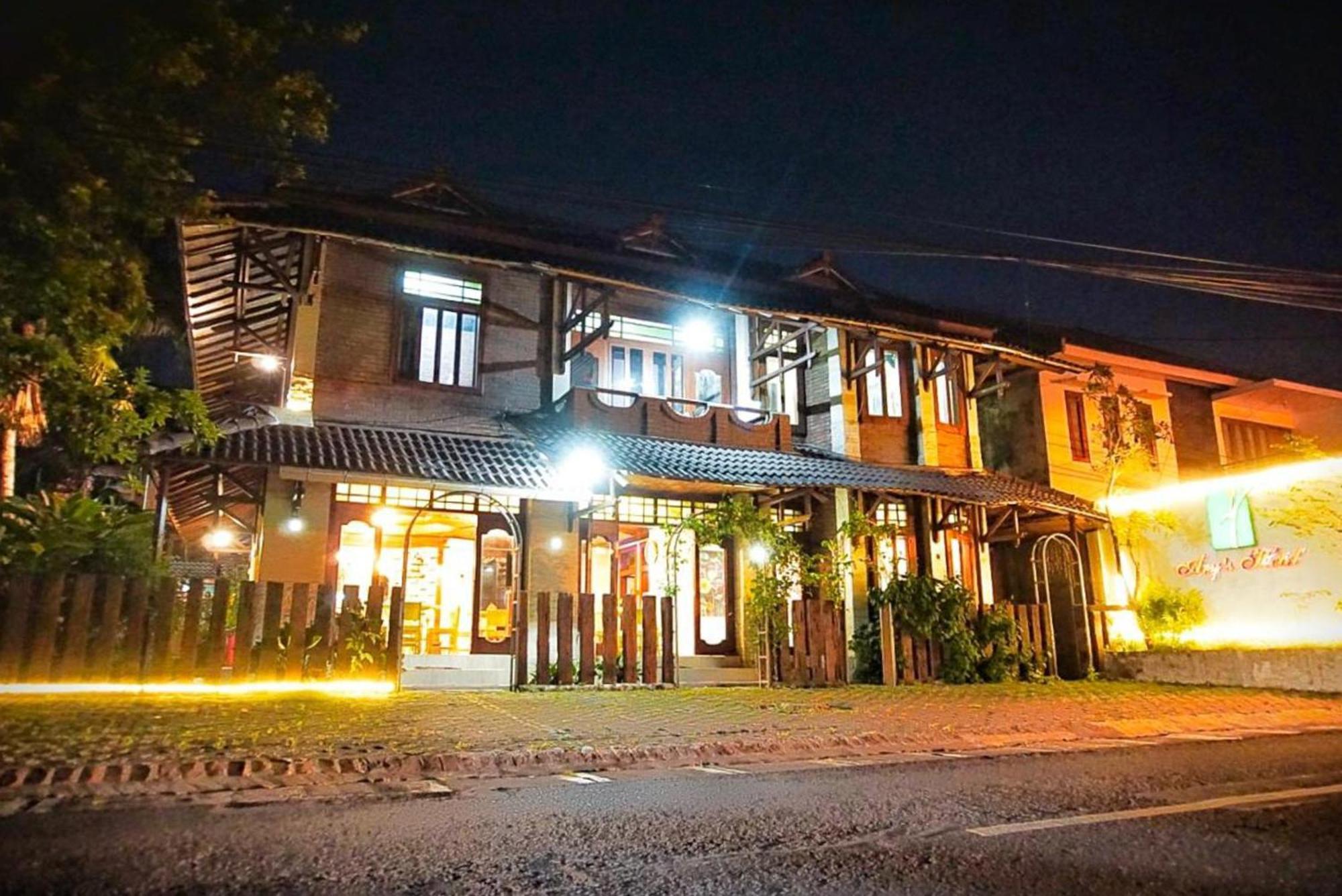 Arys Garden Hotel Yogyakarta Γιογκιακάρτα Εξωτερικό φωτογραφία