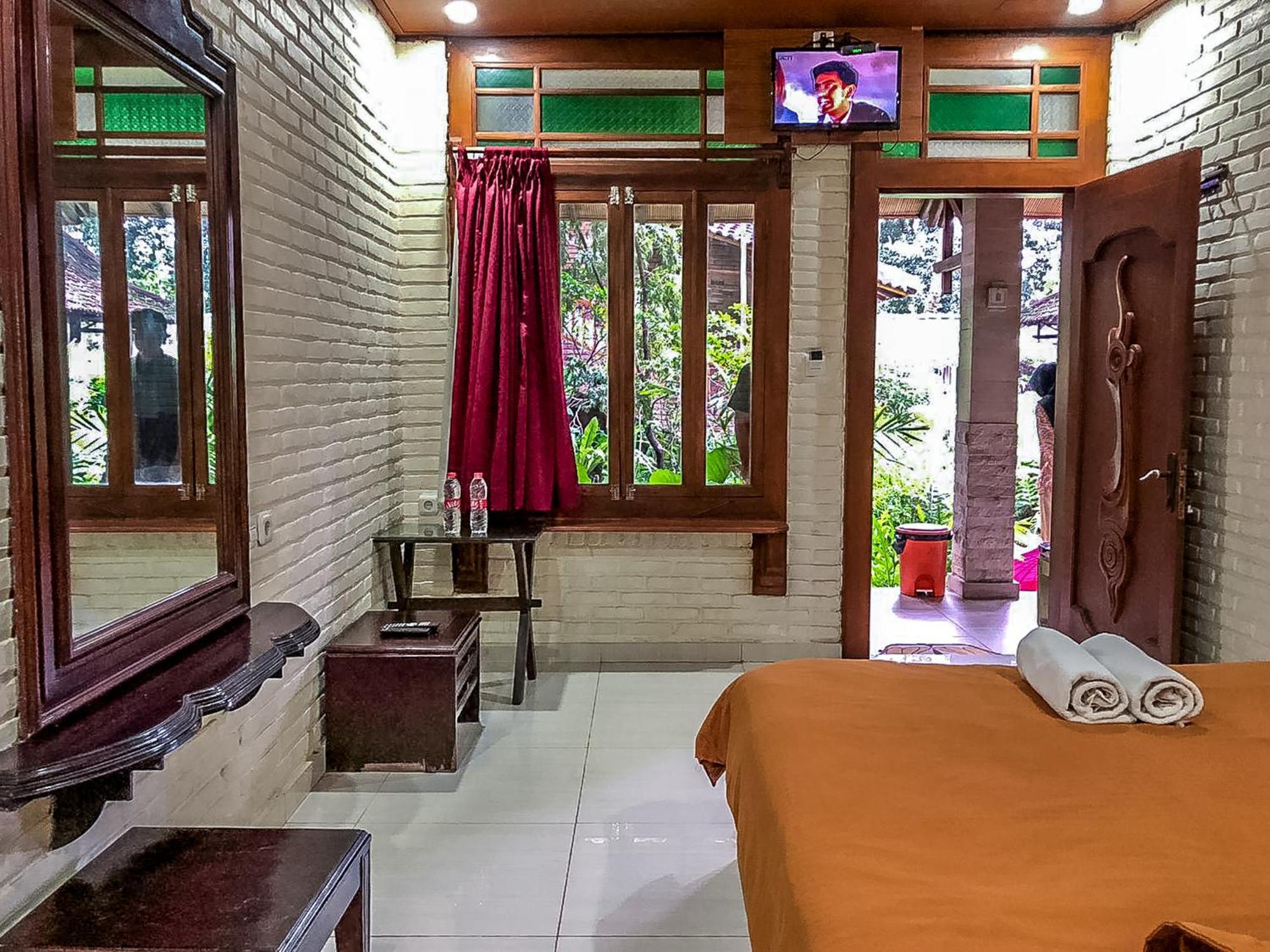 Arys Garden Hotel Yogyakarta Γιογκιακάρτα Εξωτερικό φωτογραφία
