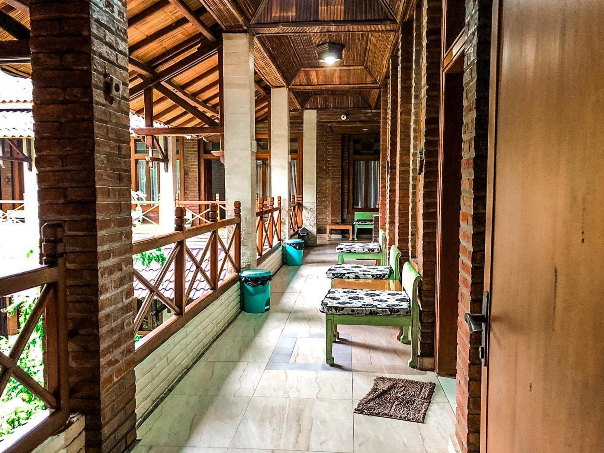 Arys Garden Hotel Yogyakarta Γιογκιακάρτα Εξωτερικό φωτογραφία